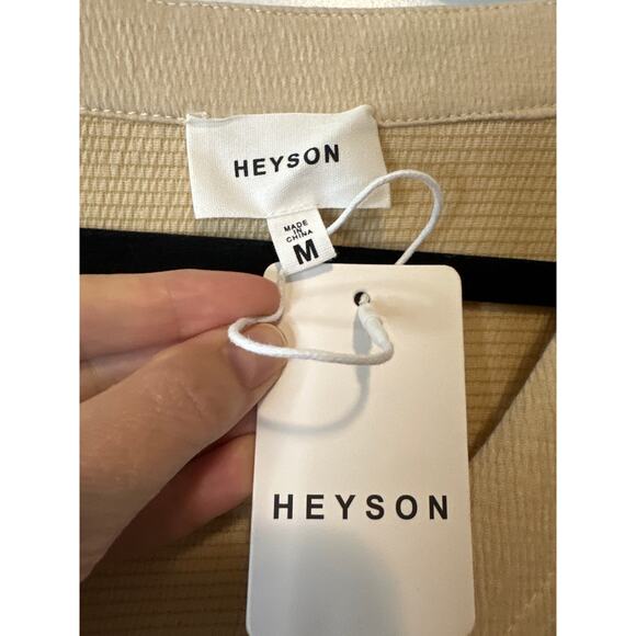 Heyson NWT Beige Textured Button Front Oversized Romper Size Medium - Picture 6 of 10